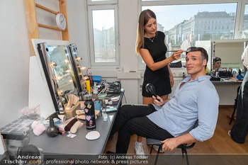 Premiere Wiener Opernsommer - Opernarena am Heumarkt, Wien - Di 01.07.2025 - Thomas WEINHAPPEL backstage27