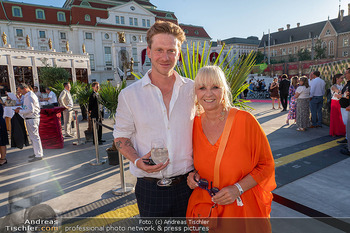 Premiere Wiener Opernsommer - Opernarena am Heumarkt, Wien - Di 01.07.2025 - Lucas FENDRICH mit Mutter Andrea FENDRICH43