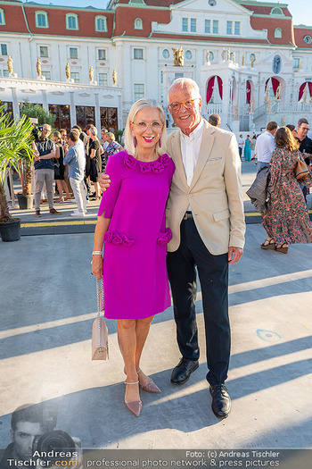 Premiere Wiener Opernsommer - Opernarena am Heumarkt, Wien - Di 01.07.2025 - Martina und Werner FASSLABEND63