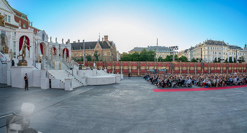 Premiere Wiener Opernsommer - Opernarena am Heumarkt, Wien - Di 01.07.2025 - Opernarena am Heumarkt, Bühne, Publikum, Übersichtsfoto108