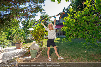 Simone Lugner HomeStory - Lugner Villa, Wien - Di 01.07.2025 - Simone LUGNER41