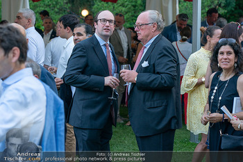 Independence Day Party - Residenz der US-Botschaft, Wien - Mi 02.07.2025 - Alfons MENSDORFF-POUILLY mit Sohn Ferdinand23
