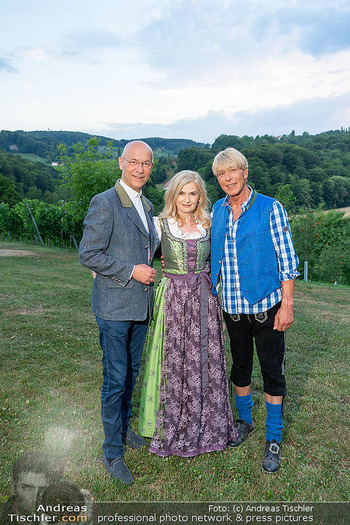 Hochzeit Dominic und Sonja Heinzl - Südsteiermark - Fr 04.07.2025 - Sonja SARKÖZI, Dominic HEINZL, Anton Toni FABER17