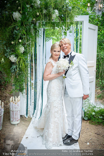 Hochzeit Dominic und Sonja Heinzl - Südsteiermark - Fr 04.07.2025 - Dominic HEINZL mit Ehefrau Sonja HEINZL (Sarközi)33