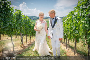 Hochzeit Dominic und Sonja Heinzl - Südsteiermark - Fr 04.07.2025 - Dominic HEINZL mit Ehefrau Sonja HEINZL (Sarközi)38
