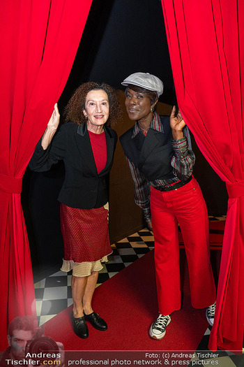 Premiere ´Magic Table Show´ - Magic World Vienna - Mo 07.07.2025 - Konstanze BREITEBNER, Doretta CARTER4