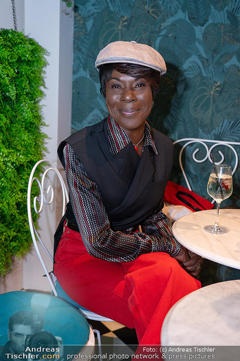 Premiere ´Magic Table Show´ - Magic World Vienna - Mo 07.07.2025 - Doretta CARTER9