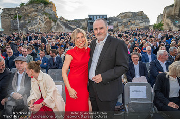 Premiere ´Der fliegende Holländer´ - Steinbruch St. Margarethen, Burgenland - Mi 09.07.2025 - Hans Peter DOSKOZIL mit Ehefrau Julia161