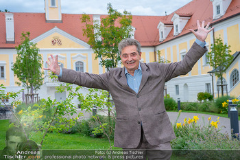 Premiere ´Ein Walzertraum´ - Schlosspark Haindorf Langenlois, NÖ - Do 24.07.2025 - Christoph WAGNER-TRENKWITZ (Portrait)25