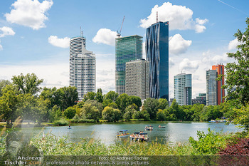 Dagmar Millesi Geburtstagsparty - Privatwohnung, Wien - Sa 02.08.2025 - Kaiserwasser, Badewetter, Skyline Vienna, DZ Tower, Sommer, Bade204