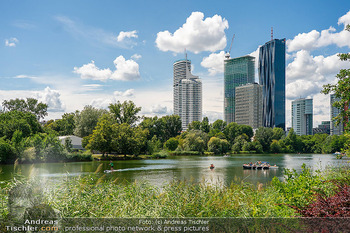Dagmar Millesi Geburtstagsparty - Privatwohnung, Wien - Sa 02.08.2025 - Kaiserwasser, Badewetter, Skyline Vienna, DZ Tower, Sommer, Bade205