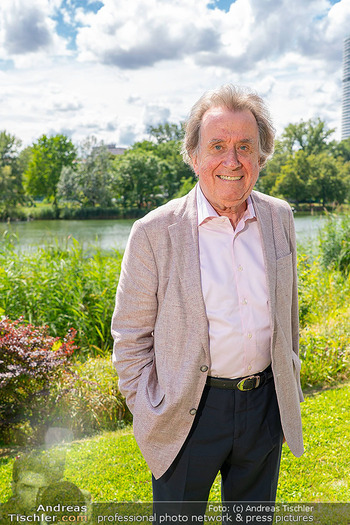 Dagmar Millesi Geburtstagsparty - Privatwohnung, Wien - Sa 02.08.2025 - Rudolf BUCHBINDER (Portrait)227