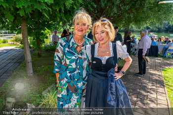 Dagmar Millesi Geburtstagsparty - Privatwohnung, Wien - Sa 02.08.2025 - Dagmar MILLESI mit ihrer Schwester240