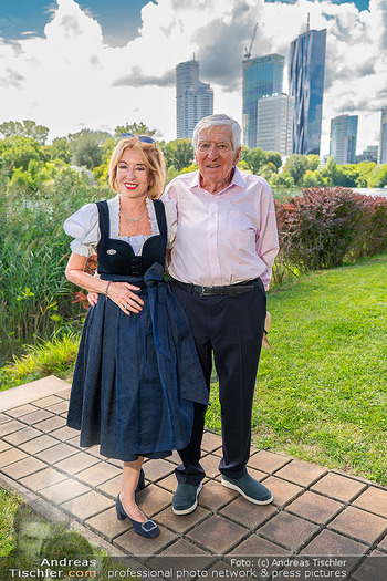 Dagmar Millesi Geburtstagsparty - Privatwohnung, Wien - Sa 02.08.2025 - Dagmar MILLESI, Heinz ZEDNIK242