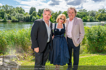 Dagmar Millesi Geburtstagsparty - Privatwohnung, Wien - Sa 02.08.2025 - Cornelius OBONYA, Dagmar MILLESI, Rudolf BUCHBINDER248