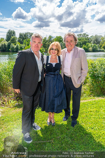 Dagmar Millesi Geburtstagsparty - Privatwohnung, Wien - Sa 02.08.2025 - Cornelius OBONYA, Dagmar MILLESI, Rudolf BUCHBINDER250