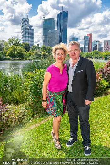 Dagmar Millesi Geburtstagsparty - Privatwohnung, Wien - Sa 02.08.2025 - Cornelius OBONYA, Carolin PIENKOS258