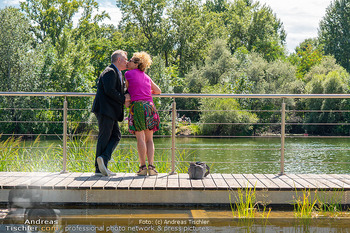 Dagmar Millesi Geburtstagsparty - Privatwohnung, Wien - Sa 02.08.2025 - Cornelius OBONYA, Carolin PIENKOS (Kussfoto)274