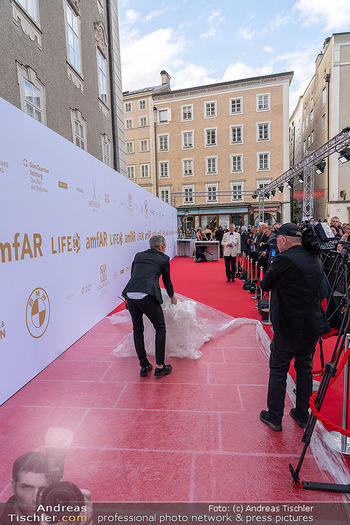 amfAR Gala - Residenz Salzburg, Salzburg - So 24.08.2025 - red carpet wird vorbereitet2