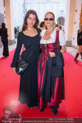 amfAR Gala - Residenz Salzburg, Salzburg - So 24.08.2025 - Arabel VON KARAJAN mit Tochter Kalina51