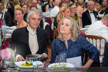 amfAR Gala - Residenz Salzburg, Salzburg - So 24.08.2025 - Jeremy IRONS, Sinead CUSACK206