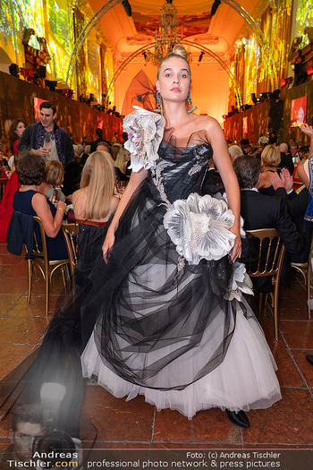amfAR Gala - Residenz Salzburg, Salzburg - So 24.08.2025 - Laura SCHLITTKE220