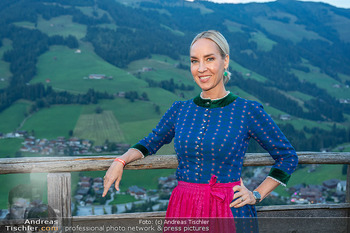 Weinverkostung - Böglalm, Alpbach - Mi 27.08.2025 - Nadja BERNHARD (Portrait im Dirndl)35