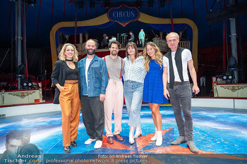 Cagliostro - Probe- und Pressetermin - Zirkuszelt am Heumarkt, Wien - Mi 03.09.2025 - Gruppenfoto Cast8
