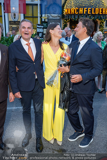 Goldener Johann für Jonas Kaufmann - Marchfelderhof, NÖ - Fr 05.09.2025 - Jonas KAUFMANN mit Ehefrau Christiane, Peter GROßMANN40
