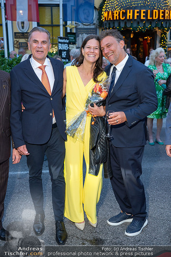 Goldener Johann für Jonas Kaufmann - Marchfelderhof, NÖ - Fr 05.09.2025 - Jonas KAUFMANN mit Ehefrau Christiane, Peter GROßMANN42