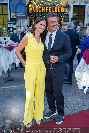 Goldener Johann für Jonas Kaufmann - Marchfelderhof, NÖ - Fr 05.09.2025 - Jonas KAUFMANN mit Ehefrau Christiane46