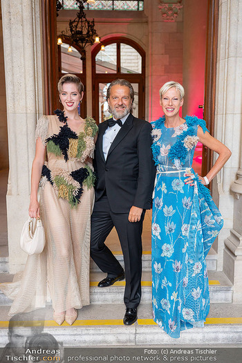 Diversity Ball - Rathaus, Wien - So 07.09.2025 - Martina GLEISSENEBNER-TESKEY mit Ehemann Thomas und Tochter Lou-4