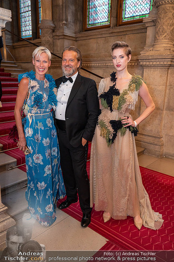 Diversity Ball - Rathaus, Wien - So 07.09.2025 - Martina GLEISSENEBNER-TESKEY mit Ehemann Thomas und Tochter Lou-28