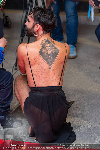 Diversity Ball - Rathaus, Wien - So 07.09.2025 - Conchita WURST mit freiem Rücken und Tabu160