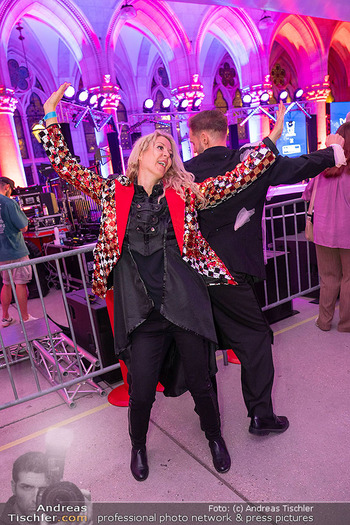 Diversity Ball - Rathaus, Wien - So 07.09.2025 - Simone LUGNER tanz mit Herby STANONIK252