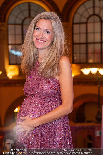 Emba Awards - Palais Ferstel, Wien - Di 09.09.2025 - Olivia PETER (hochschwanger)10