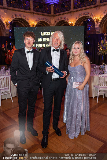 Emba Awards - Palais Ferstel, Wien - Di 09.09.2025 - Ewald TATAR mit Kinder Anouk und Yannik86