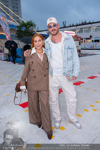 Premiere ´Cagliostro´ - Zirkuszelt am Heumarkt, Wien - Mi 10.09.2025 - Tara TABITHA mit Freund Dennis20