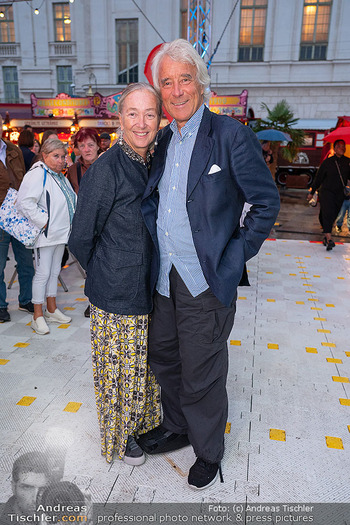 Premiere ´Cagliostro´ - Zirkuszelt am Heumarkt, Wien - Mi 10.09.2025 - Agnes und Peter HUSSLEIN33