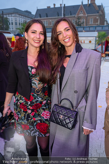 Premiere ´Cagliostro´ - Zirkuszelt am Heumarkt, Wien - Mi 10.09.2025 - Lili Lilli PAUL mit Schwester Vivian58