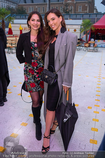 Premiere ´Cagliostro´ - Zirkuszelt am Heumarkt, Wien - Mi 10.09.2025 - Lili Lilli PAUL mit Schwester Vivian61