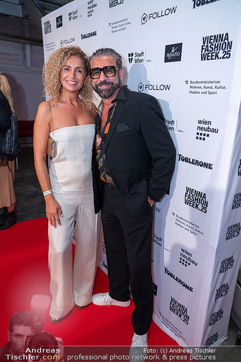 Vienna Fashion Week Opening - MQ Halle E, Wien - Mo 15.09.2025 - Eser AKBABA, Mauro John MALOBERTI31