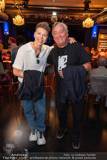 20 Jahre Kernölamazonen - CasaNova, Wien - Di 16.09.2025 - Virginia ERNST, Andreas VITASEK51