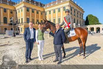 Fototermin vor Reitturnier - Schloss Schönbrunn, Wien - Fr 19.09.2025 - Klaus PANHOLZER, Helmut MORBITZER, Sonja KLIMA, Daniel STACHL23