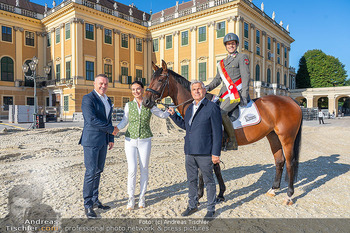 Fototermin vor Reitturnier - Schloss Schönbrunn, Wien - Fr 19.09.2025 - Klaus PANHOLZER, Helmut MORBITZER, Sonja KLIMA, Daniel STACHL25