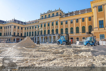 Fototermin vor Reitturnier - Schloss Schönbrunn, Wien - Fr 19.09.2025 - Aufbauarbeiten vor Pferdeturnier, Tribünen, Reitplatz37
