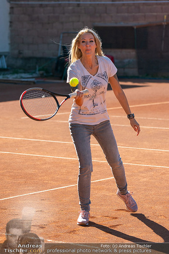 Lugner - Koubek spielen Tennis - Privattennisplatz, Wien - Sa 20.09.2025 - Simone LUGNER25