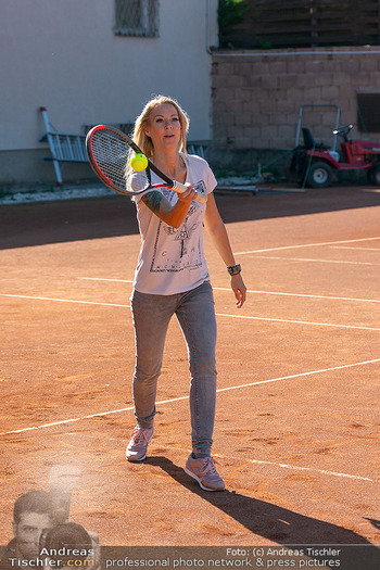Lugner - Koubek spielen Tennis - Privattennisplatz, Wien - Sa 20.09.2025 - Simone LUGNER27