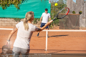 Lugner - Koubek spielen Tennis - Privattennisplatz, Wien - Sa 20.09.2025 - Stefan KOUBEK, Simone LUGNER40