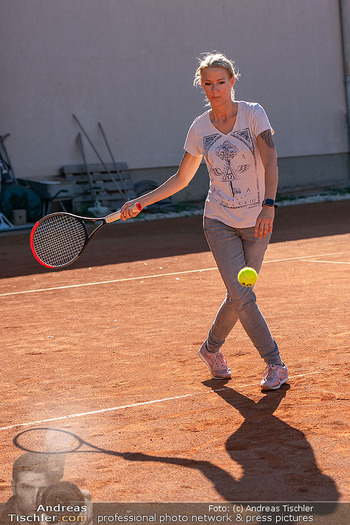 Lugner - Koubek spielen Tennis - Privattennisplatz, Wien - Sa 20.09.2025 - Simone LUGNER49